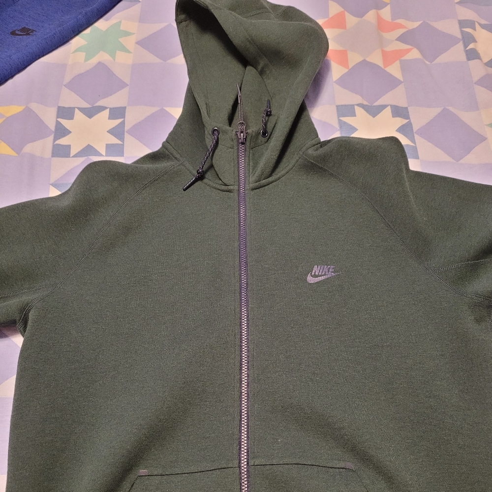 Nike tech fleece hoodie